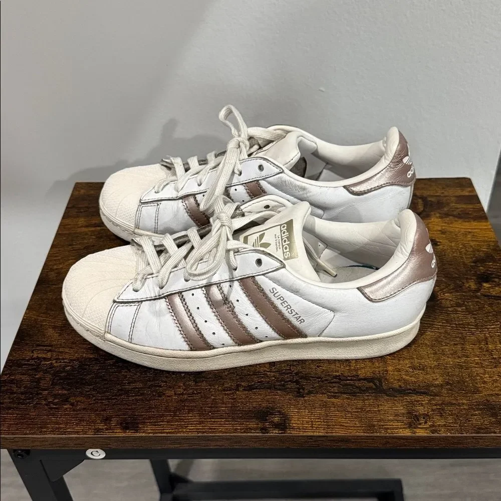 Adidas Women Superstar sneakers white leather upper rose gold stripes 7.5
